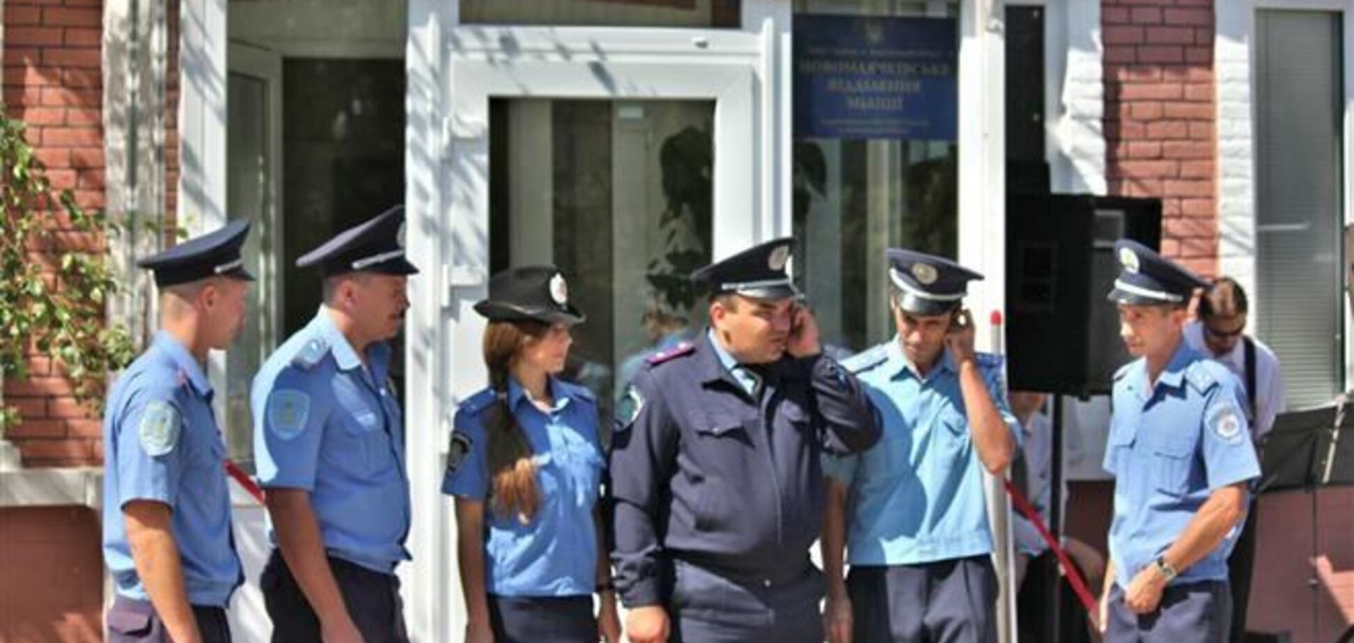 Турчинов призвал идти служить в органы милиции