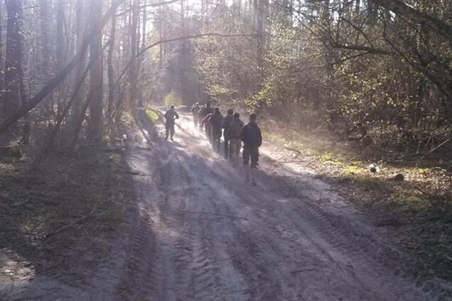 В лесах под Киевом тренируются народные ополченцы