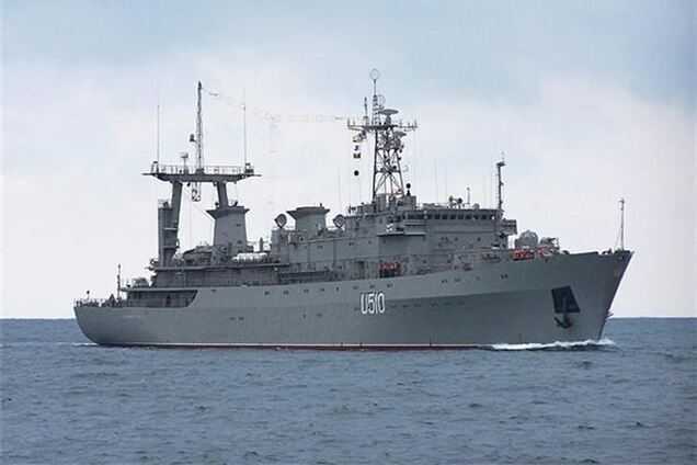 Украина вернула корабль 'Донбасс' из аннексированного Крыма