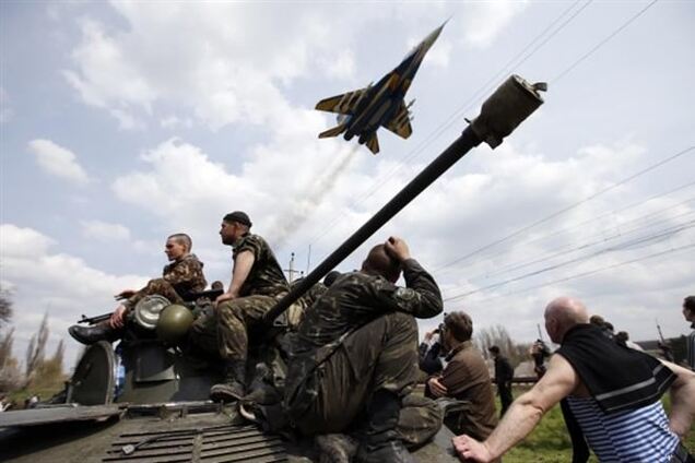 Сепаратисти в Краматорську відпустили військових, але змусили їх віддати зброю - ЗМІ