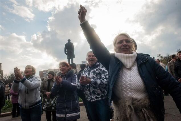 В Енакиево раздают листовки о создании Донецкой народной республики 