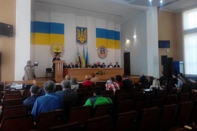 Донецький виконком засідає під дулами автоматів