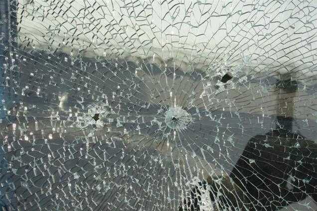 Координатор 'Правого сектора' на Сумщине заявляет, что неизвестные обстреляли его дом