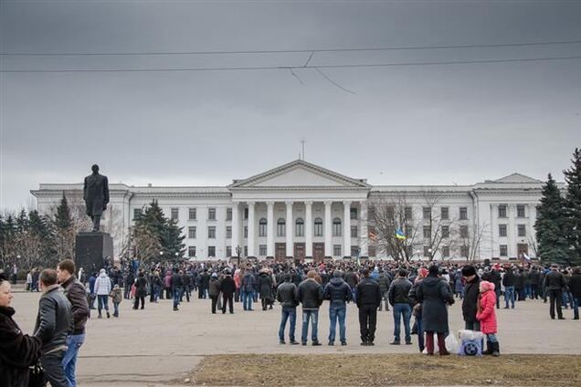 На участников проукраинского митинга в Краматорске напали сепаратисты