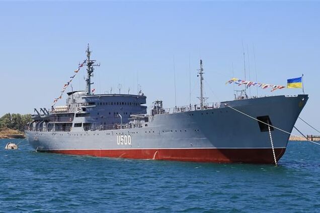 Украинское судно ВМС 'Донбасс' прибыло из Севастополя в Одессу