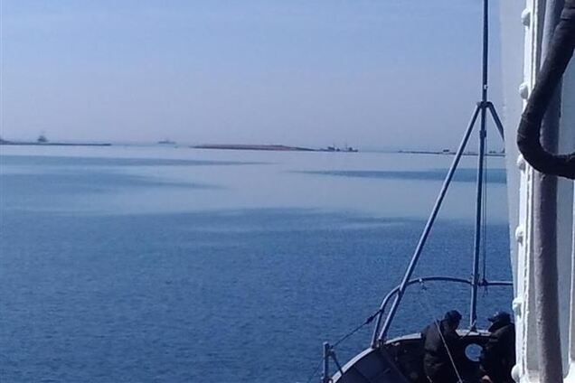 Украинские военные суда начинают выводить из блокады на Донузлаве