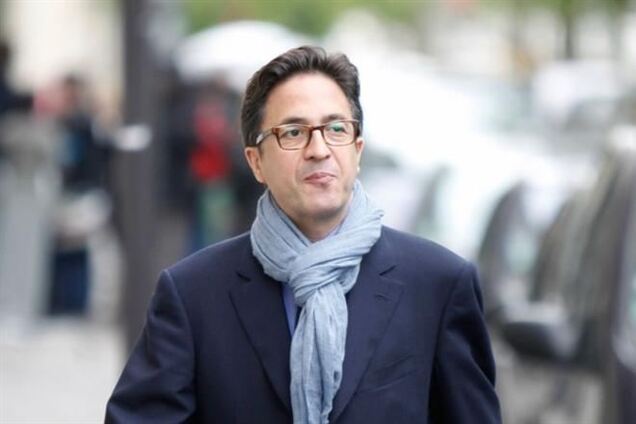 Спичрайтер президента Франции ушел в отставку из-за роскоши