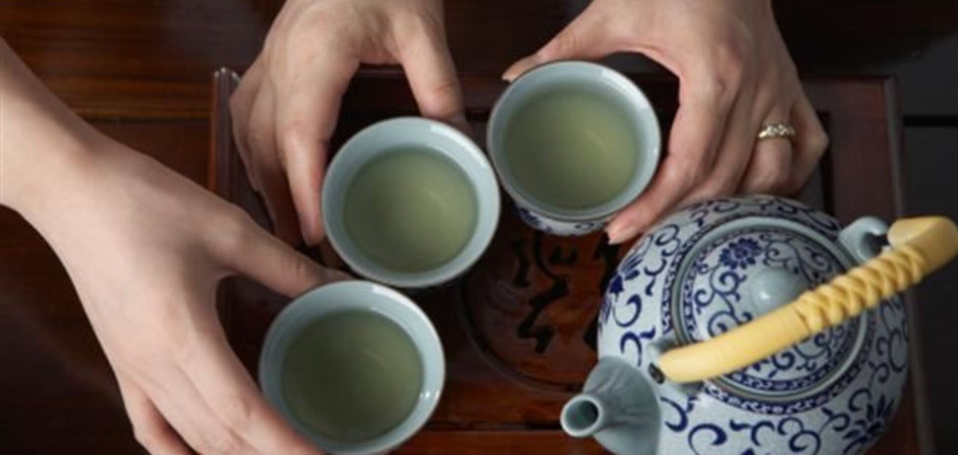 Зеленый чай становится  ядом, если его пить во время похмелья