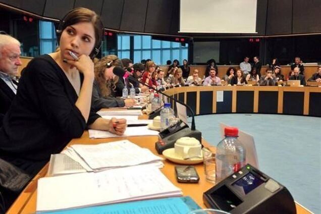 Участница Pussy Riot призвала ЕС ввести санкции против Медведева и Абрамовича