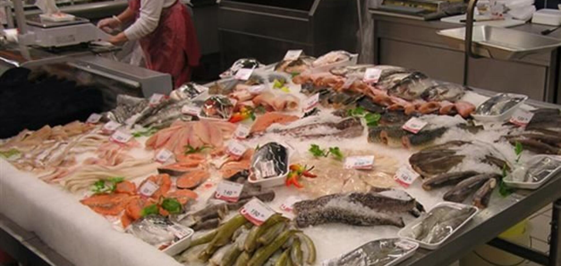 Госпотребнадзор забраковал российскую рыбу, конфеты и сыр