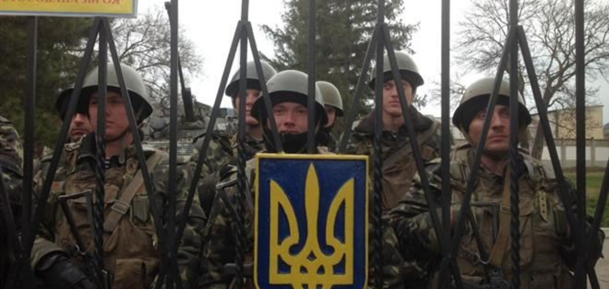 Украинских военных в Перевальном выселяют из захваченных Россией общежитий