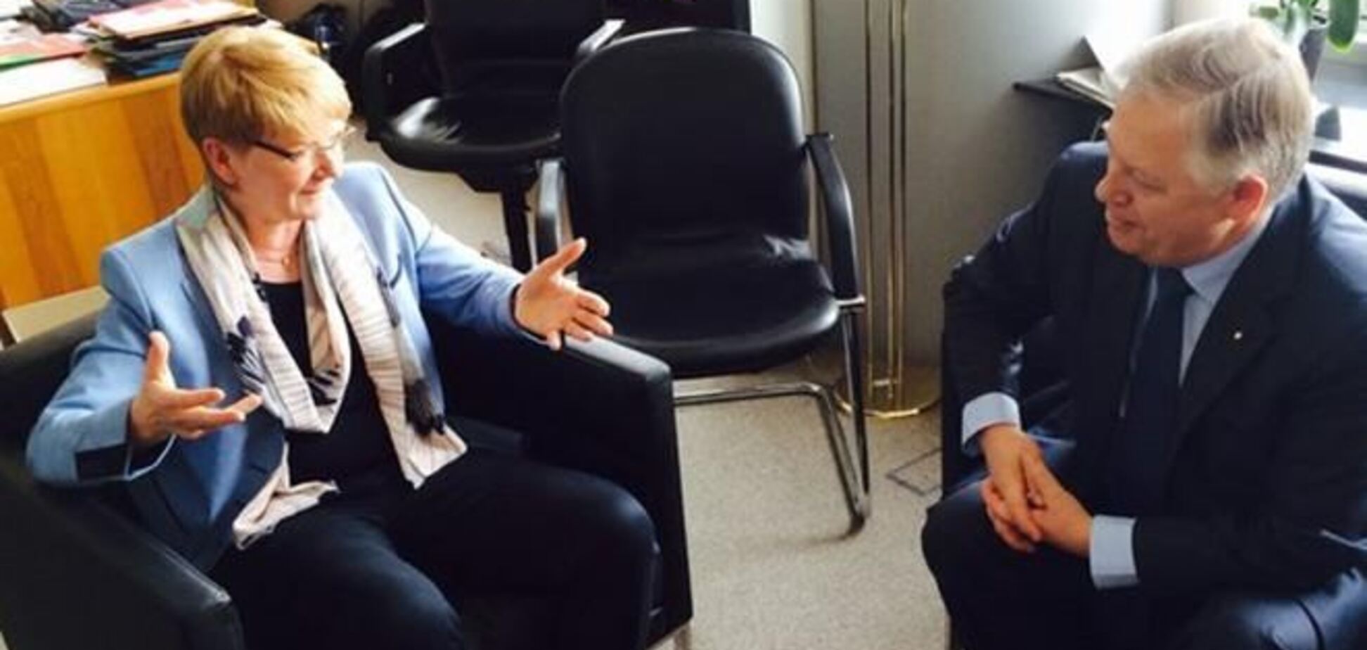 Симоненко встретился с председателем фракции ЕОЛ-ЛЗС Европарламента Габриелой Циммер