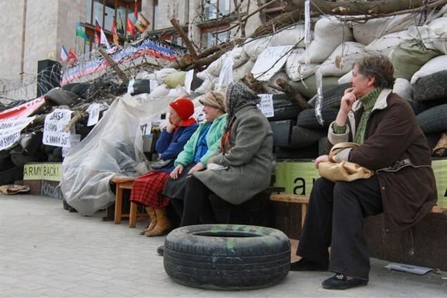 Тарута: часть протестующих у Донецкой ОГА стоят за деньги