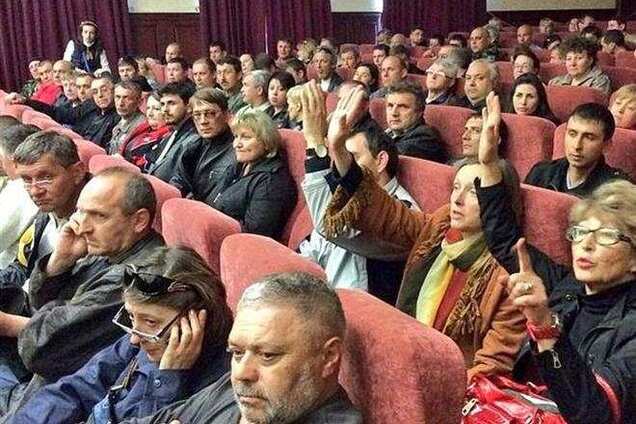 В Луганске командир армии стал 'народным губернатором'