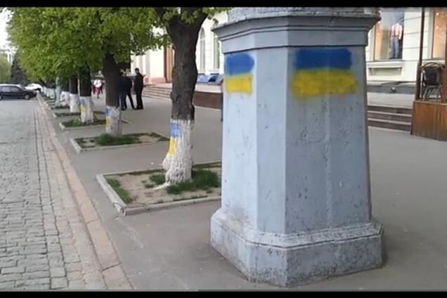 Харьков разрисовали сине-желтыми флагами