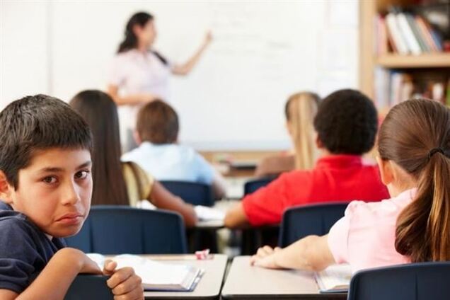 Кримських вчителів змусять здати публічний іспит