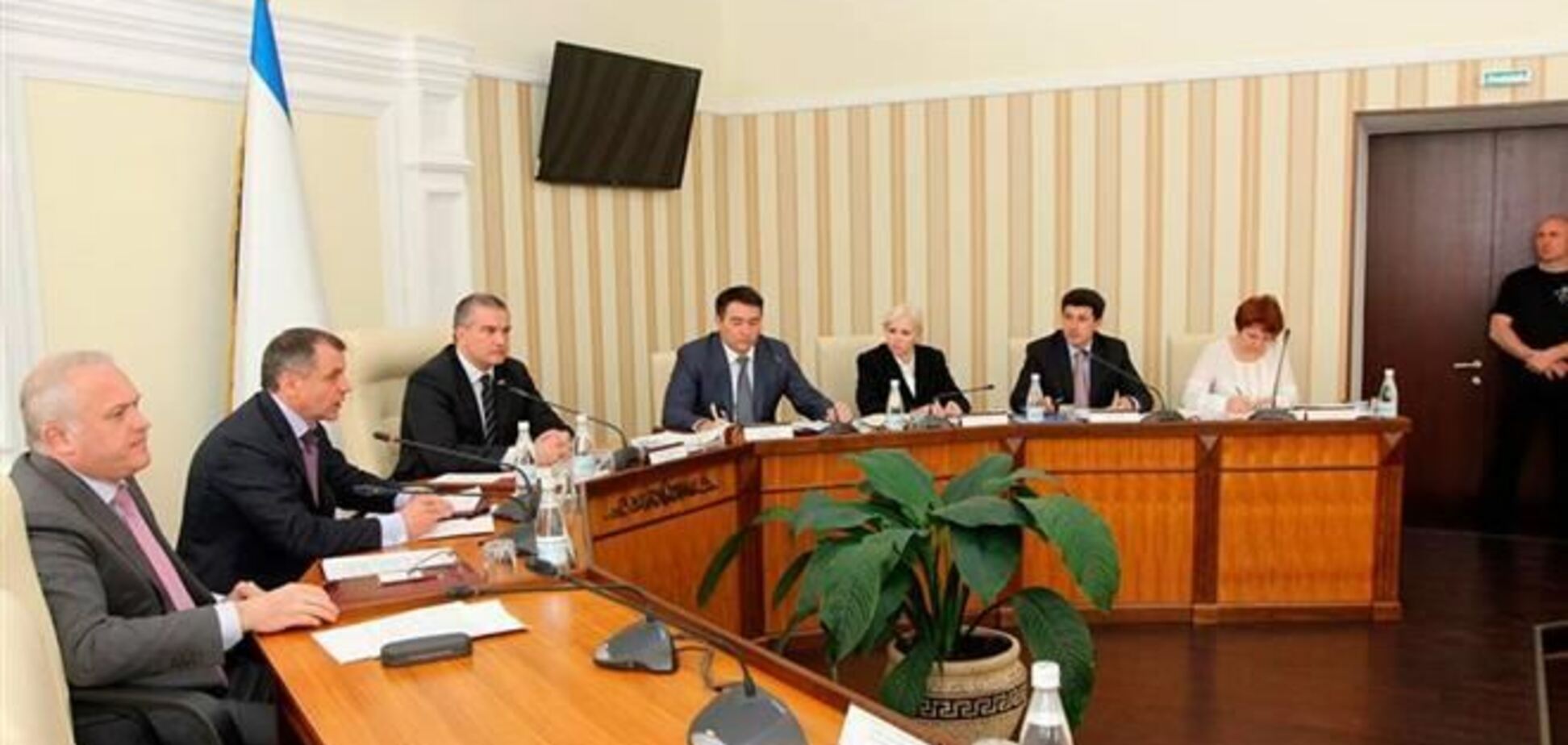 Аксенов предупредил, что Крым не должен ждать помощи от Москвы