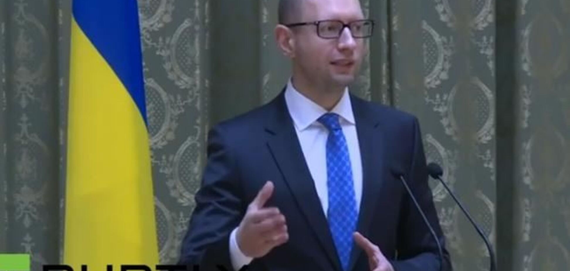 Конституция пишется для народа, а не под фамилию президента - Яценюк