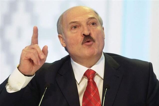 Лукашенко призвал белорусов 'не жрать на ночь картошку с мясом'