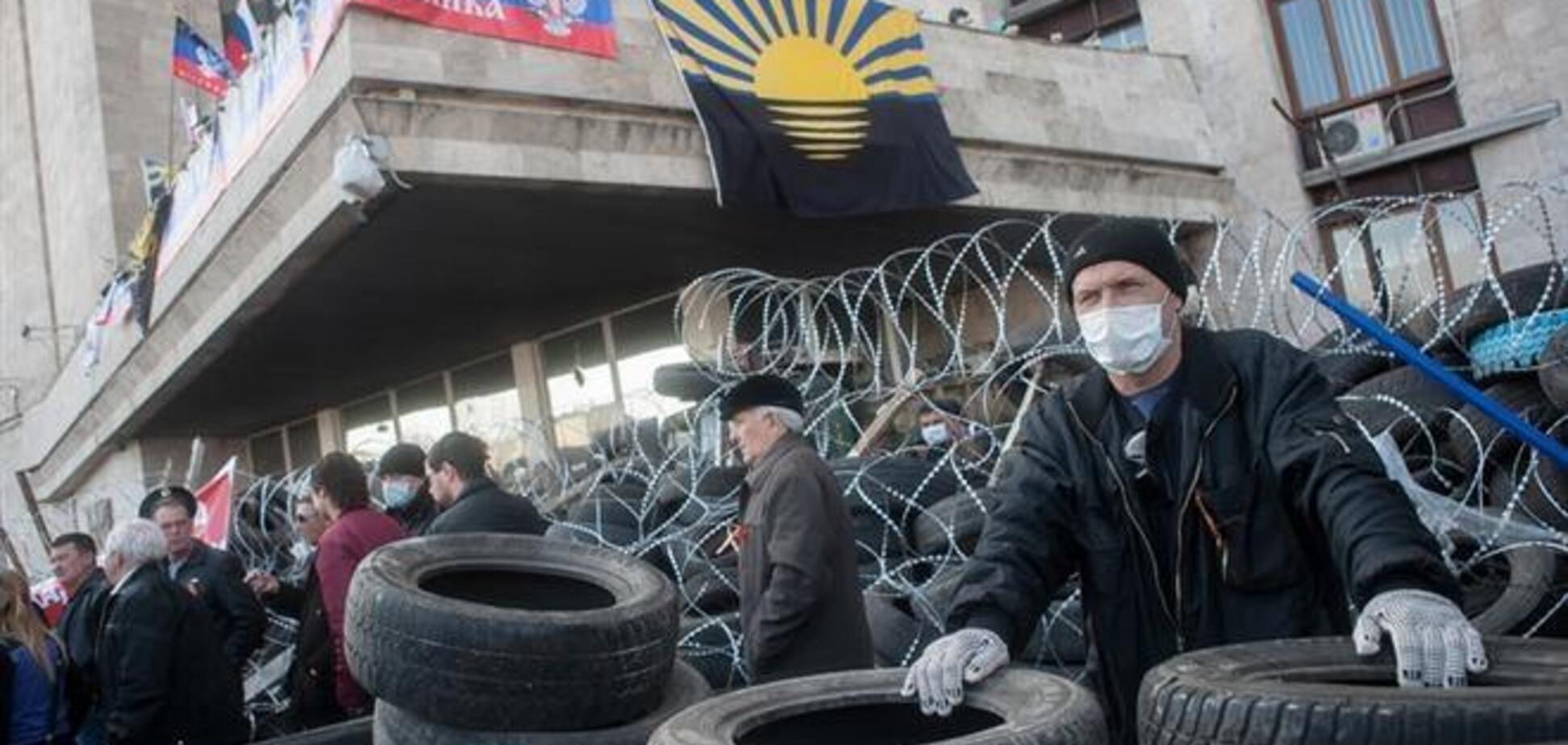 Захватчики Донецкой ОГА обвиняют российские СМИ в дезинформации 