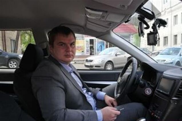 Автопарк чиновников: на чем ездят новые министры