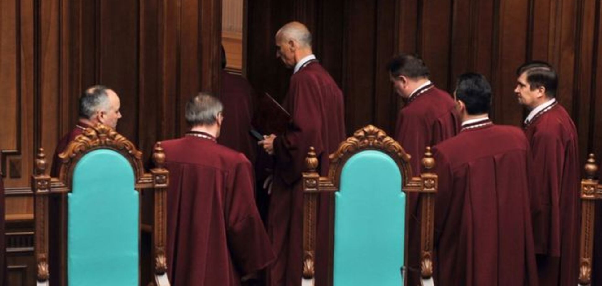 Конституційний суд України розірвав відносини з суддями РФ