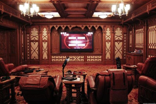 В Межигорье Янукович смотрел фильмы про Сталина и Пиночета