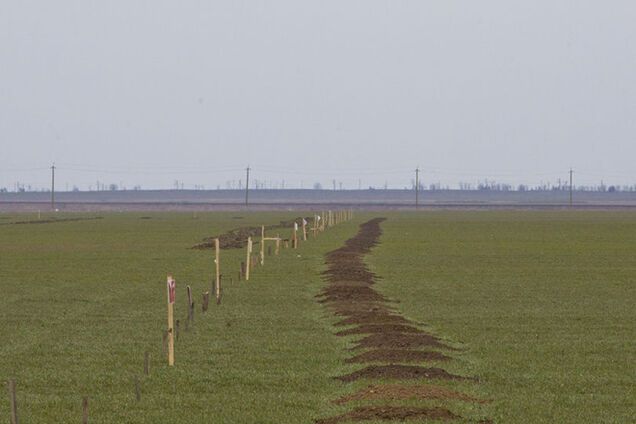 Россия минирует границу Крыма с Украиной - МИД