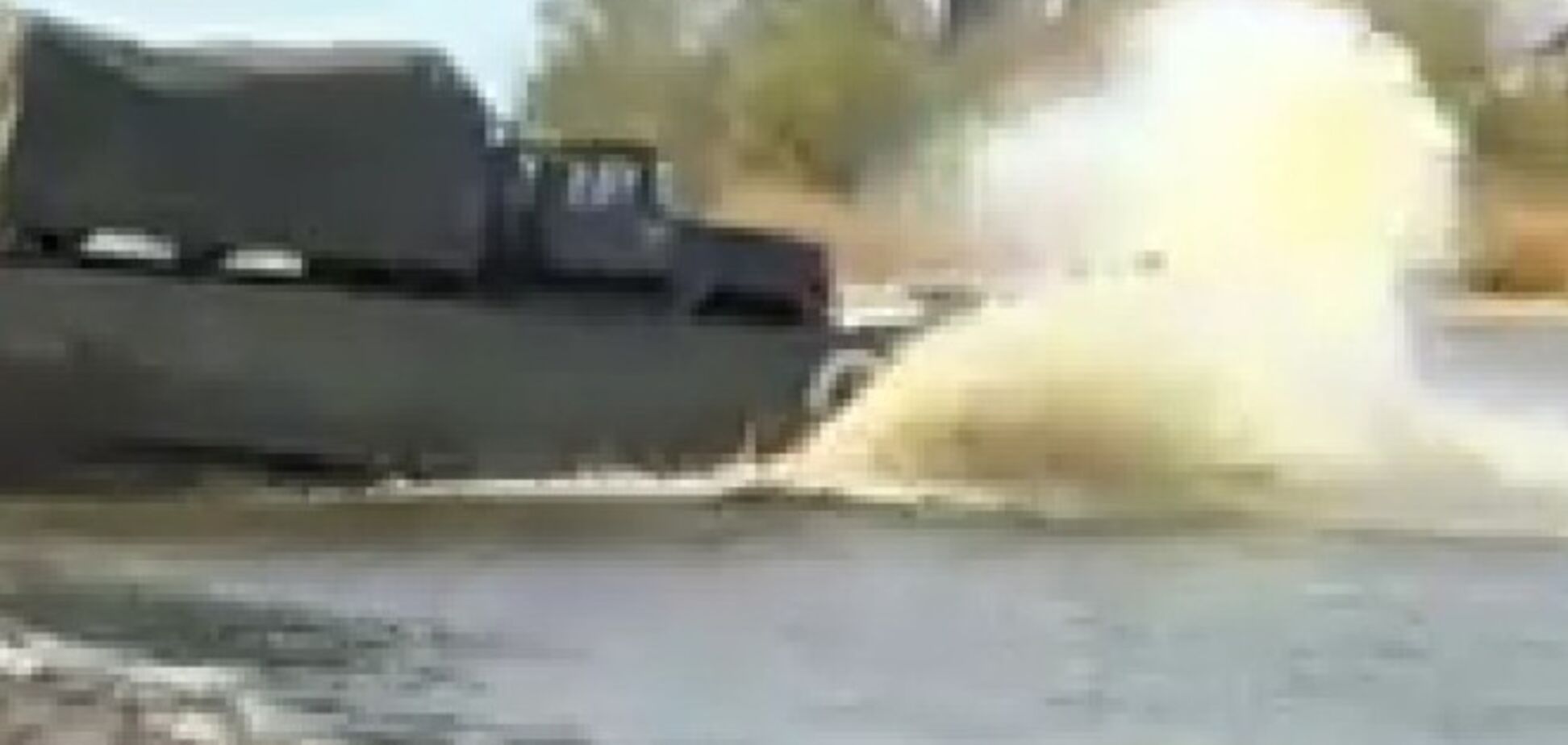 Біля кордону України армія РФ навчається форсувати річки