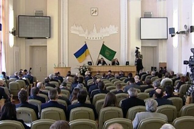 Міськрада Харкова вимагає закон про референдум і включення телеканалів РФ