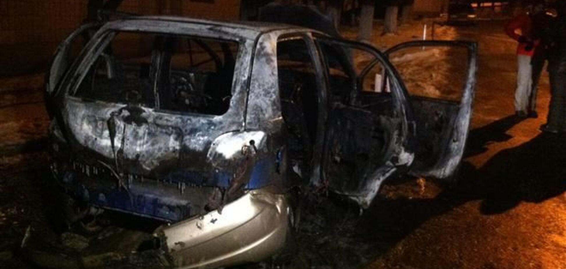 Во время стычек в Киеве подожгли почти сотню автомобилей