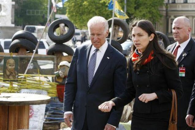 После официальных встреч Байден посетил Майдан