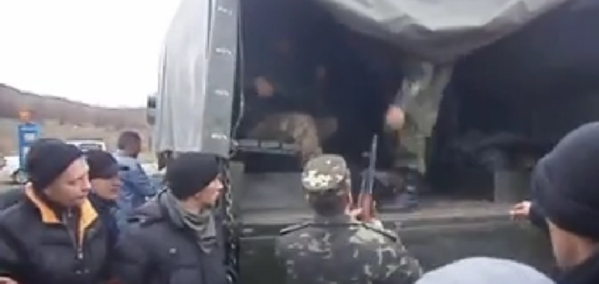 Военная прокуратура назвала терактом атаку на воинскую часть в Артемовске