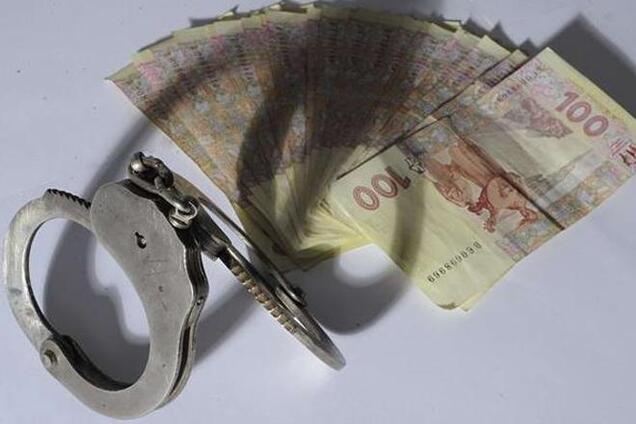 Украина и Швейцария договариваются о возвращении денег 'семьи'