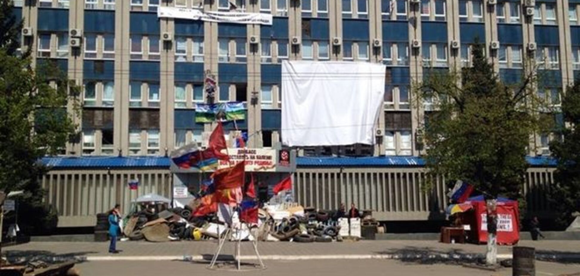 Украинский рок-музыкант о захваченном СБУ в Луганске: все 'по-обезьяньи' скопировано с Майдана