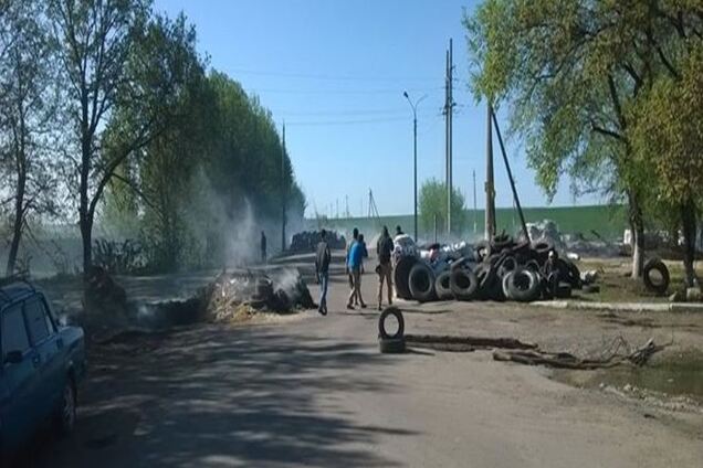 Боевики снова заняли баррикаду на выезде из Славянска - журналист