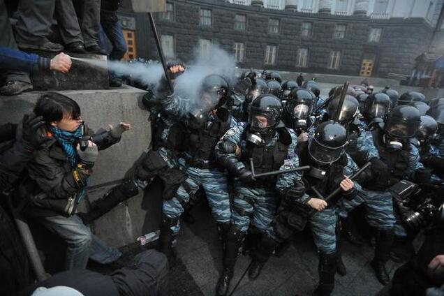 Зі справи про вбивство беркутівців на Майдані пропадають докази - колишні бійці