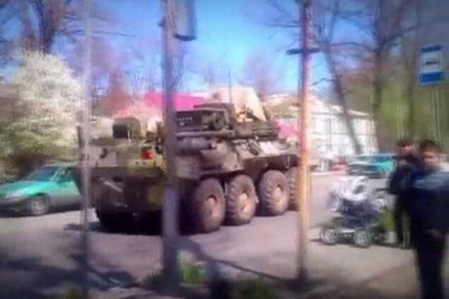 Росіяни зняли на відео, як російська армія в'їжджає до прикордонного з Україною місто