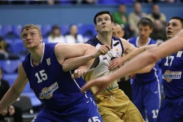 'Будивельник' вырвал победу у 'Азовмаша' в полуфинале Суперлиги