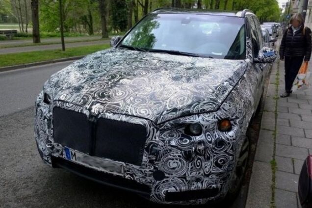 BMW тестирует новый кроссовер X7