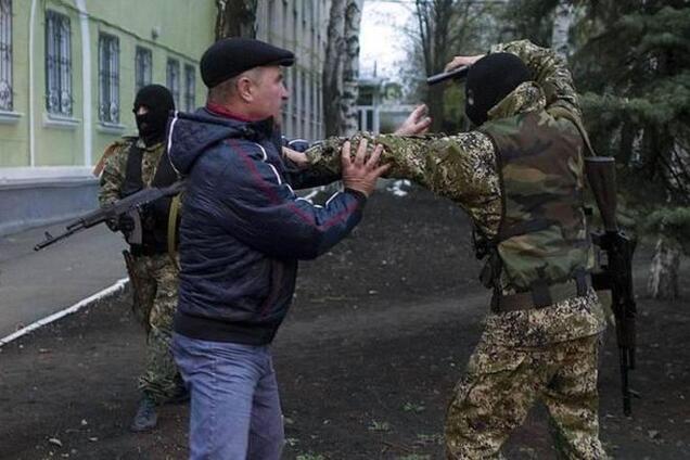 Російські ЗМІ розповіли, як 'мирні протестувальники' підбили вертоліт в Краматорську