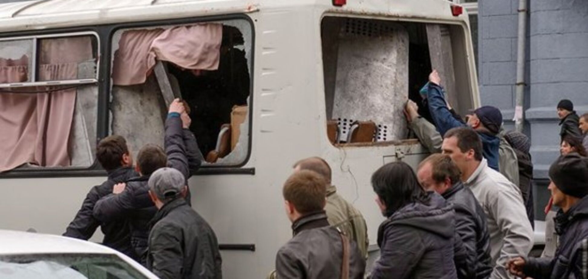 В Харькове задержали организатора нападения на автобус с военными