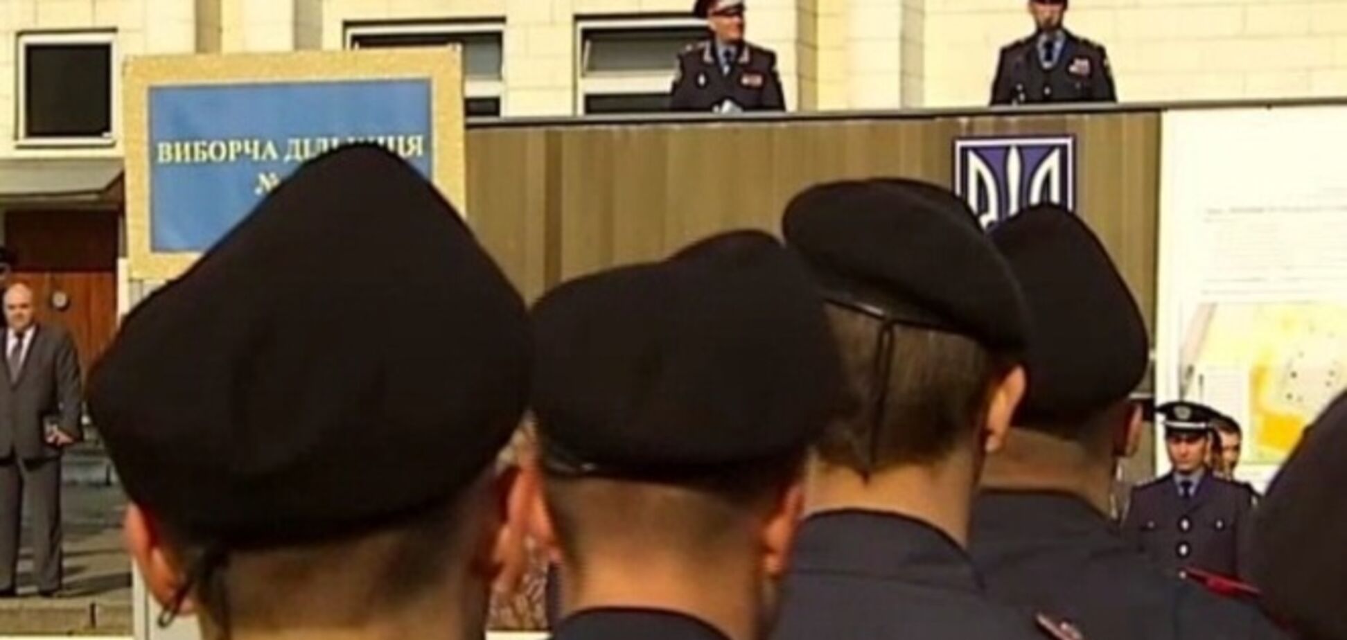 В Киеве силовики накануне выборов учились отбивать вооруженные захваты