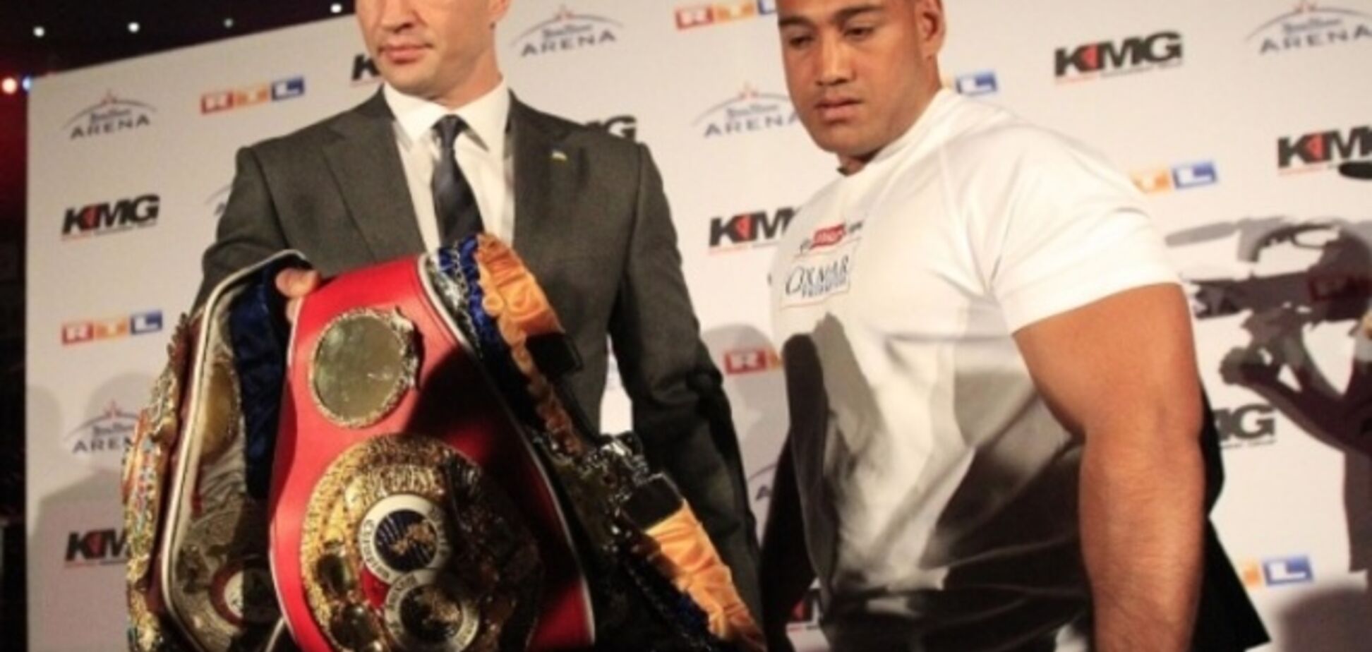 Букмекеры считают Кличко безоговорочным фаворитом в бою с Леапаи