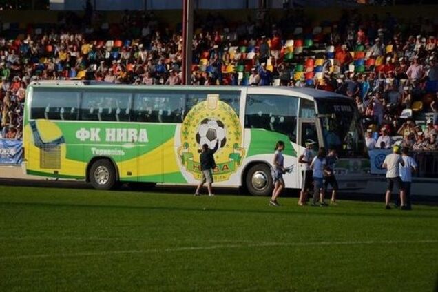 Тернопольскую 'Ниву' более двух часов не выпускали из Крыма