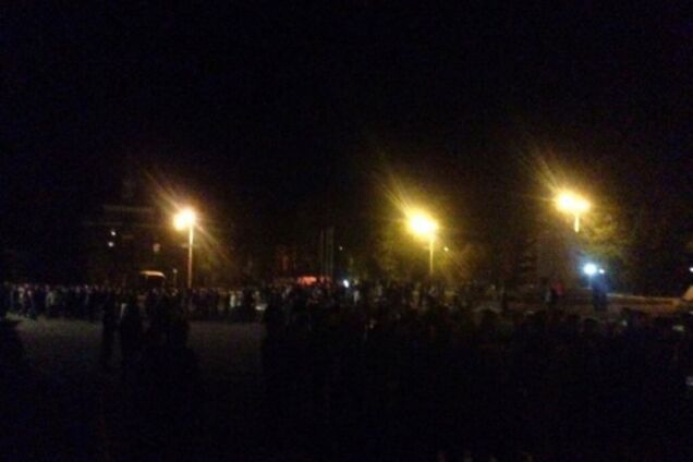 В Стаханове приезжие экстремисты созвали местных строить блокпост