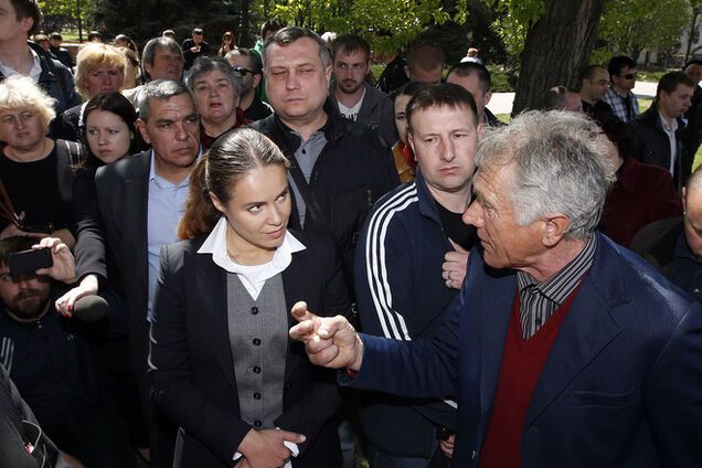 Луганские СМИ связали нападение на Королевскую со штабом 'Батьківщини'