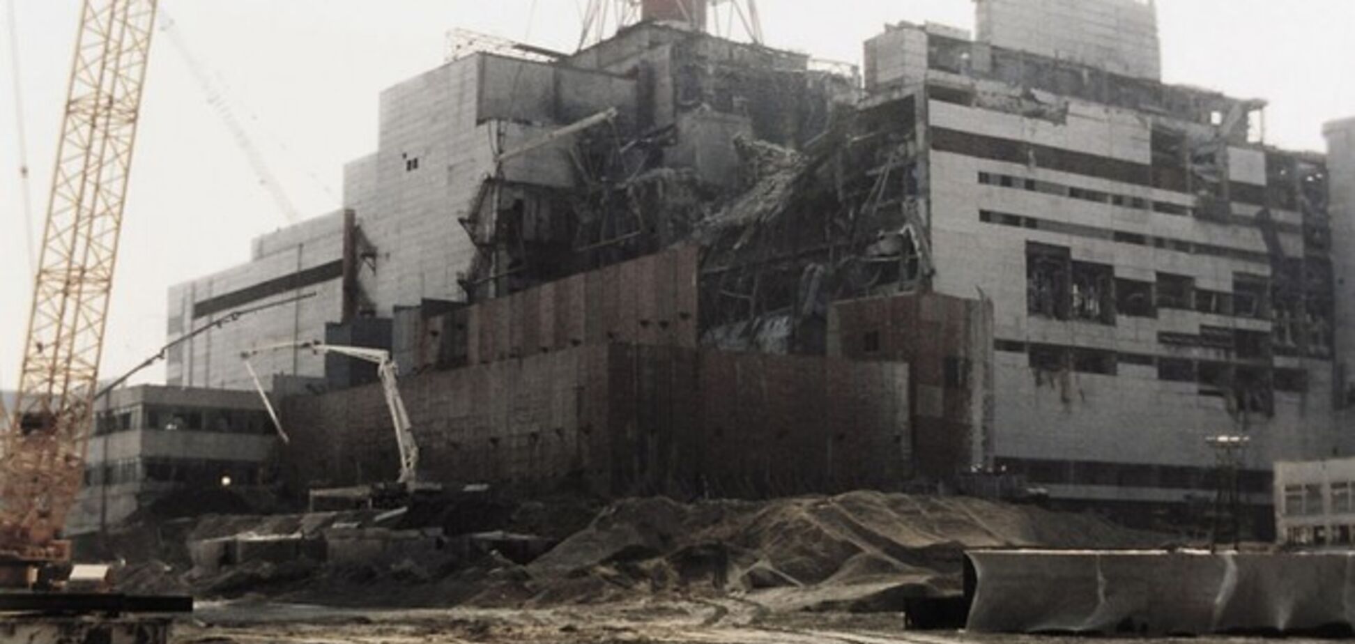 Турчинов обещает решить проблемы чернобыльцев