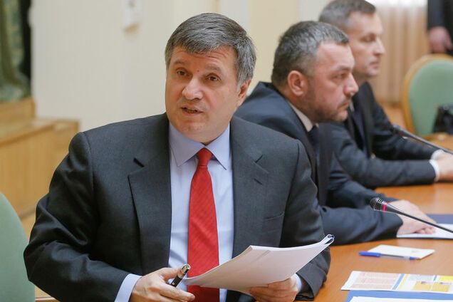 Аваков: милиция на востоке Украины не готова к выполнению обязанностей