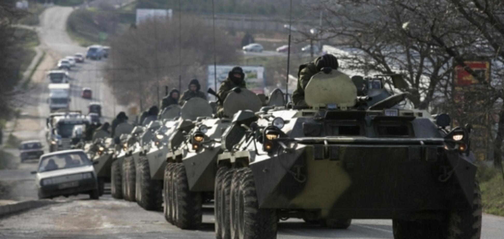 В Крым сгоняют военную технику для 'особенного парада'